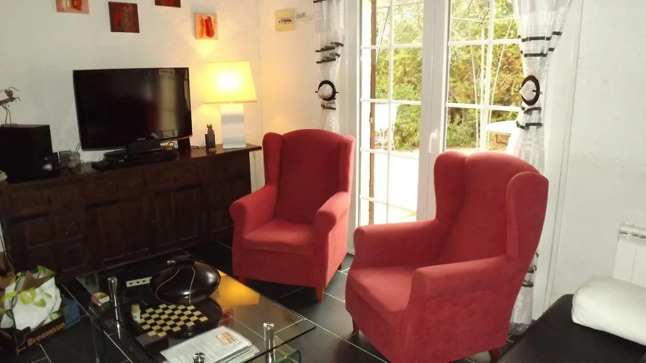 Casa June Torroella de Montgrí بيت للعطل